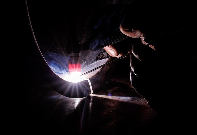 Ilustrasi pengerjaan welding